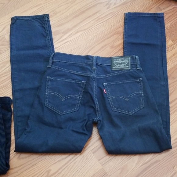 Levi's - Picture 2 of 3